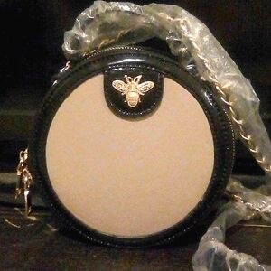 [NWOT] Medium circle crossbody purse.